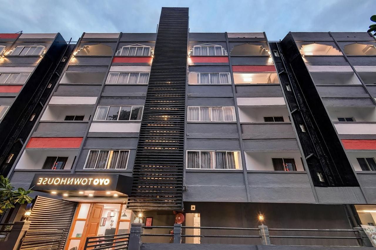 undefined Super Townhouse Century Hotel