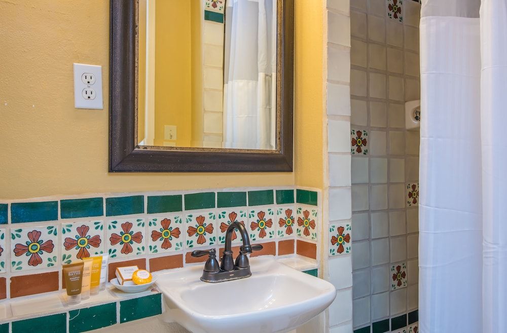 El Cordova Hotel on Coronado Island Standard Room, 1 King Bed 2