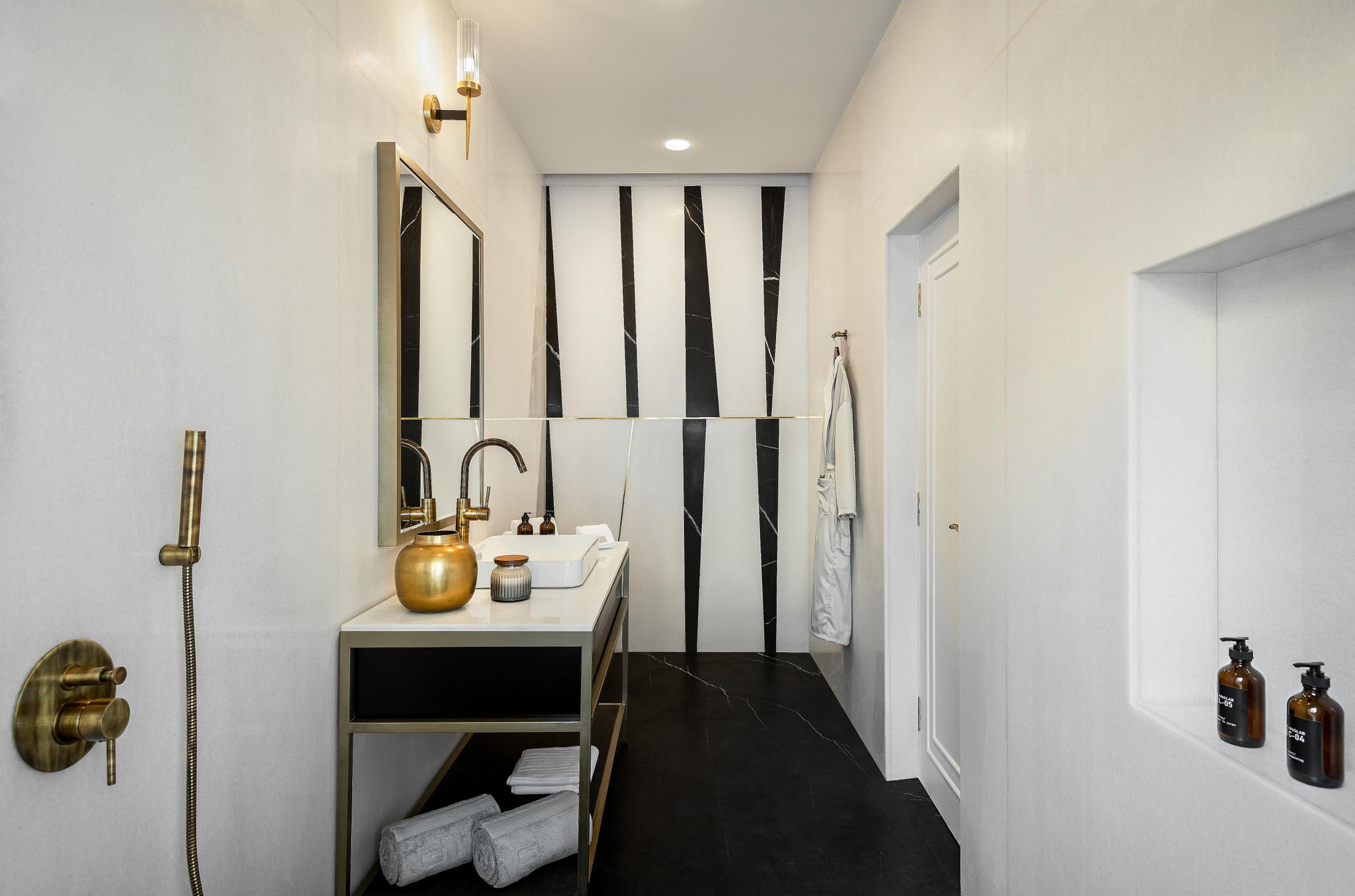 Superior Jacuzzi Suite