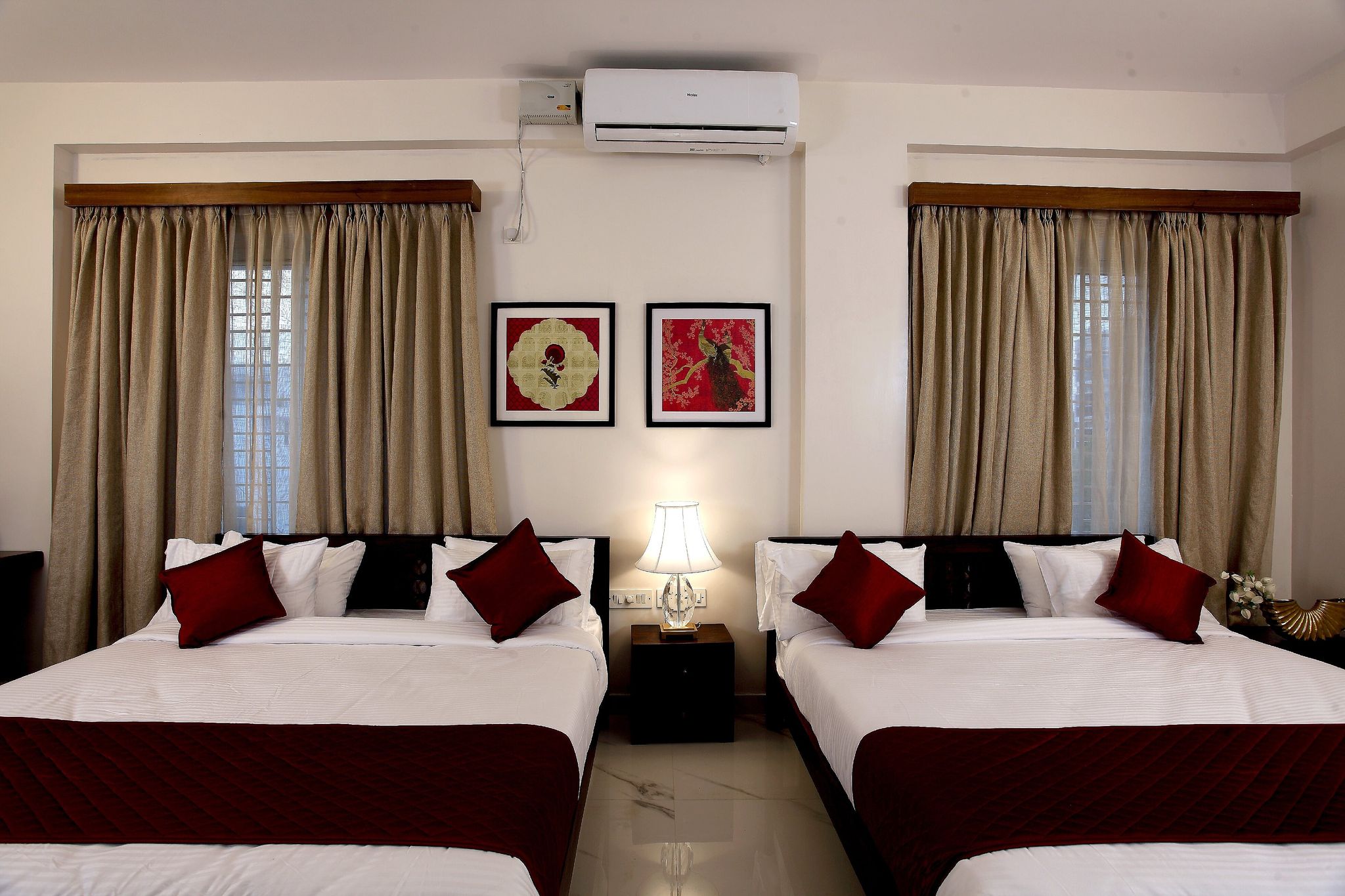 Crimson Lotus Standard Room 4