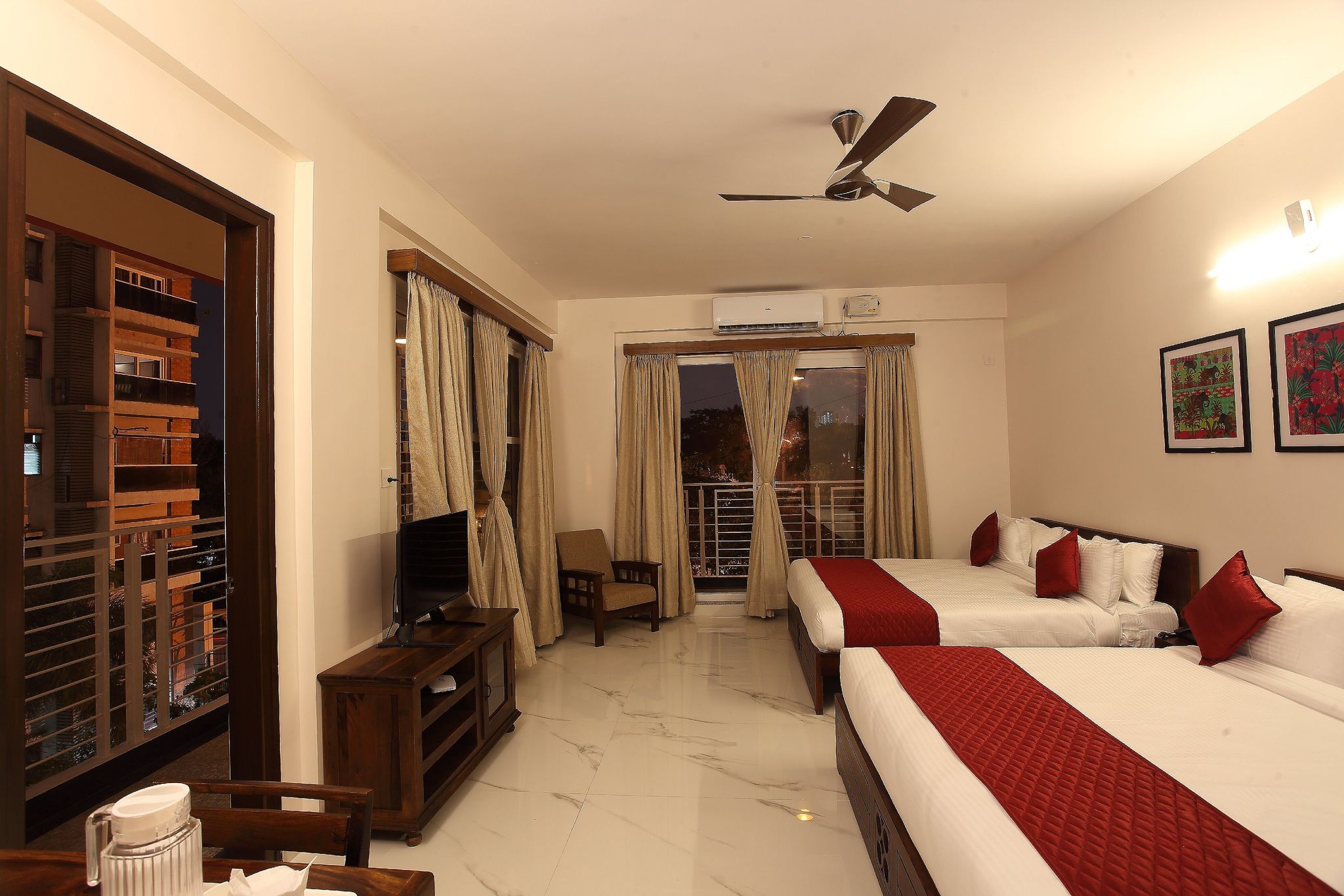 Crimson Lotus Standard Room 2