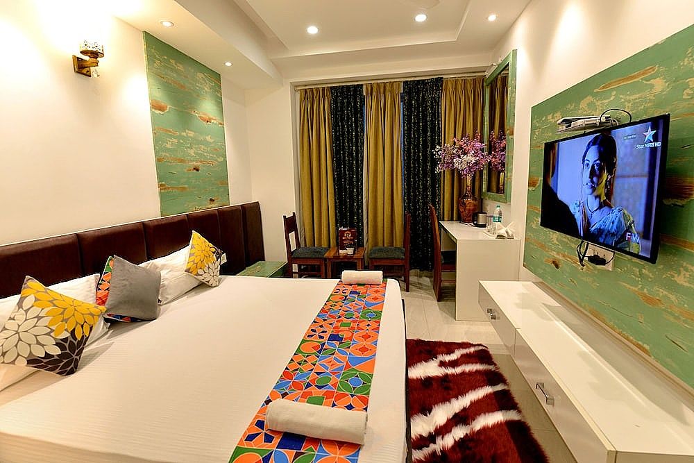 Hotel The Yellow Deluxe Room, 1 King Bed, Accessible, City View 17