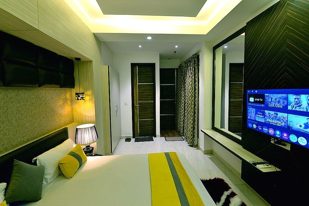 Hotel The Yellow Deluxe Room, 1 King Bed, Accessible, City View 11