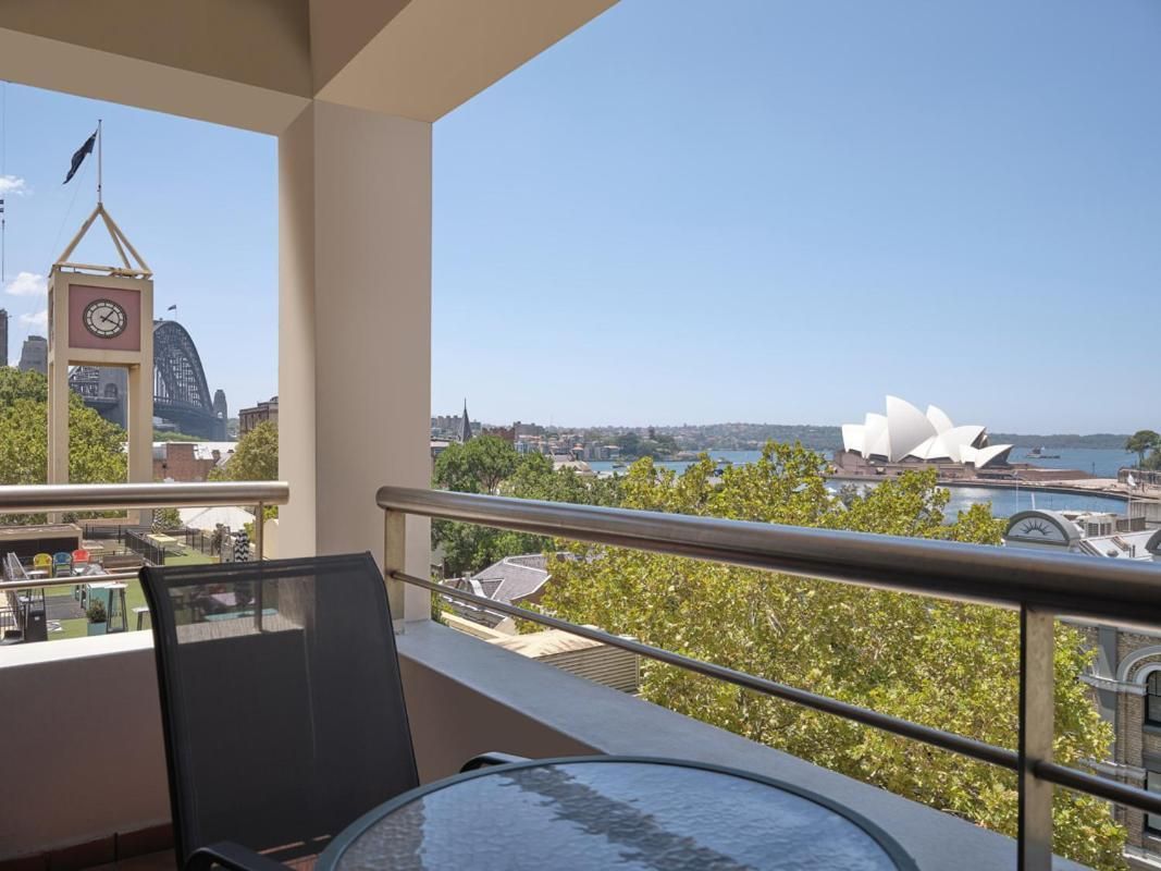 Harbour View Studio with Balcony