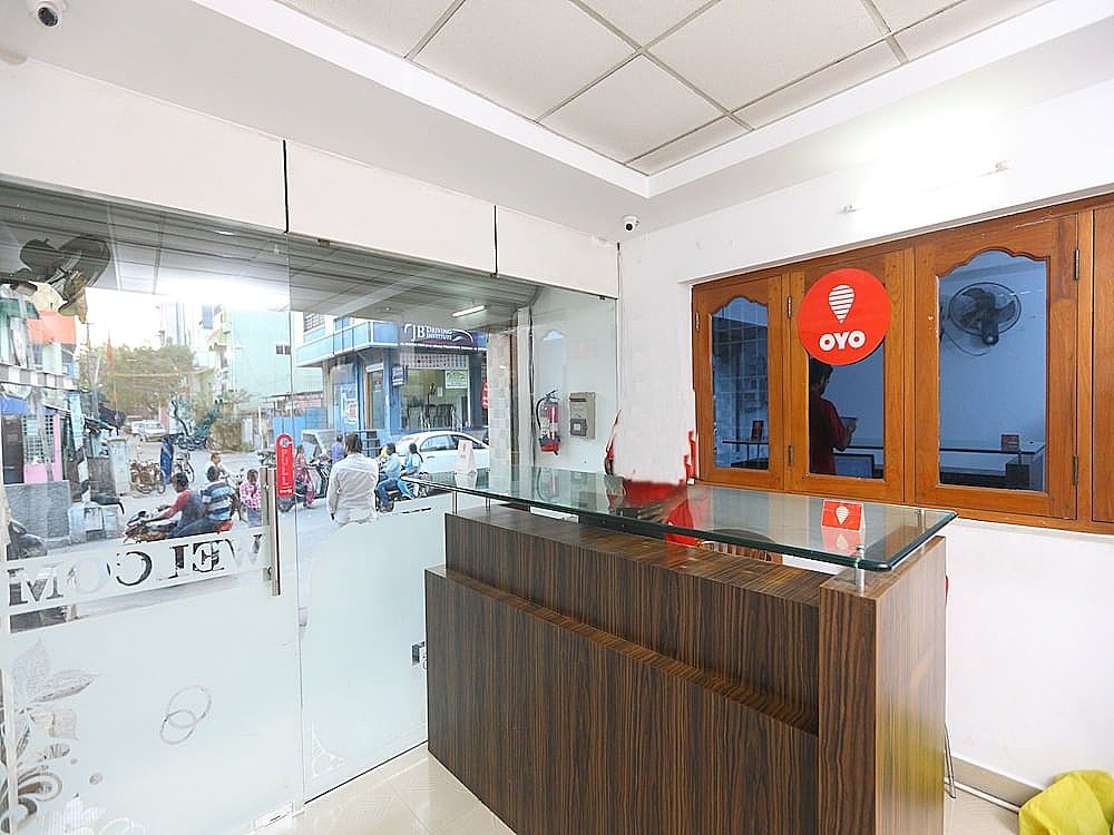 undefined OYO 1054 Hotel AVNB Towers 5