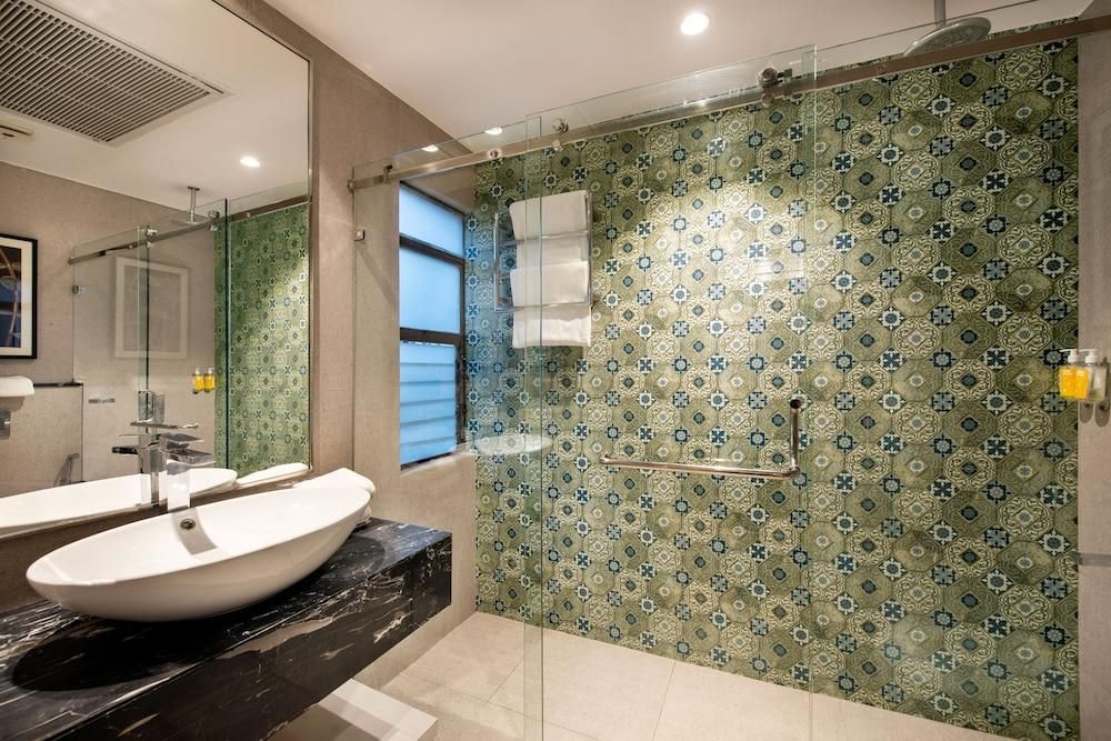 Bloom Boutique GK-1 Superior Suite 32