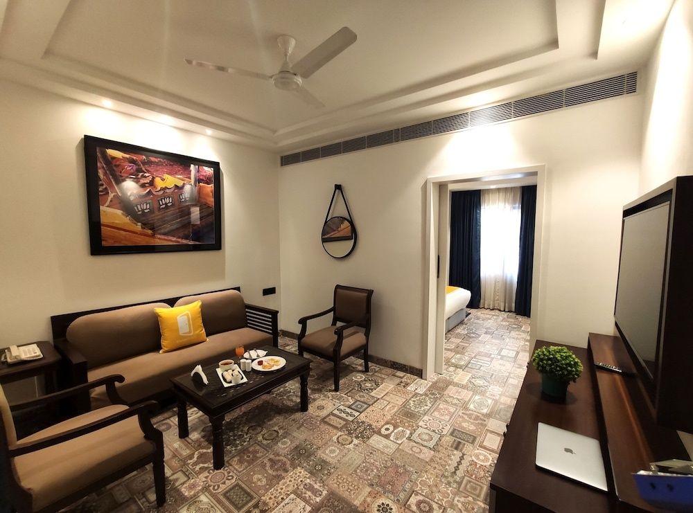 Bloom Boutique GK-1 Superior Suite 12