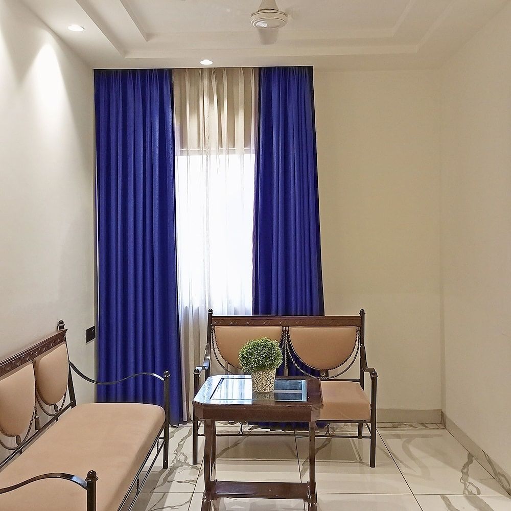 Bloom Boutique GK-1 Superior Suite 25