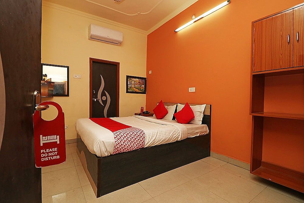 undefined OYO 27929 Hotel Cristal Park 7