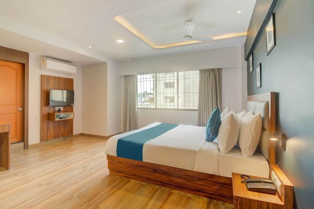 Palm Beach Pride Deluxe Room 4