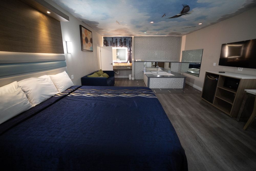 Mid City Inn and Suites