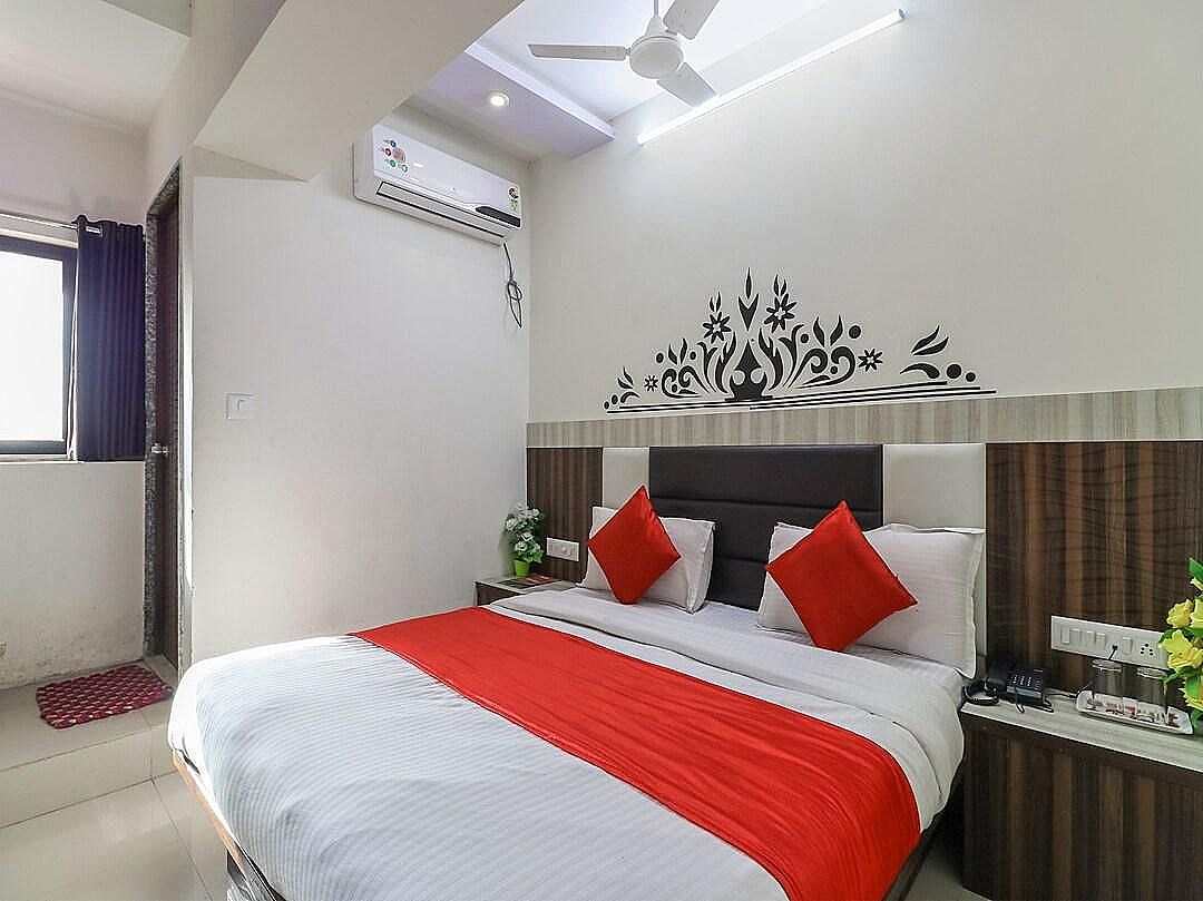 Hotel Sunstay Deluxe Double Bed Room 14