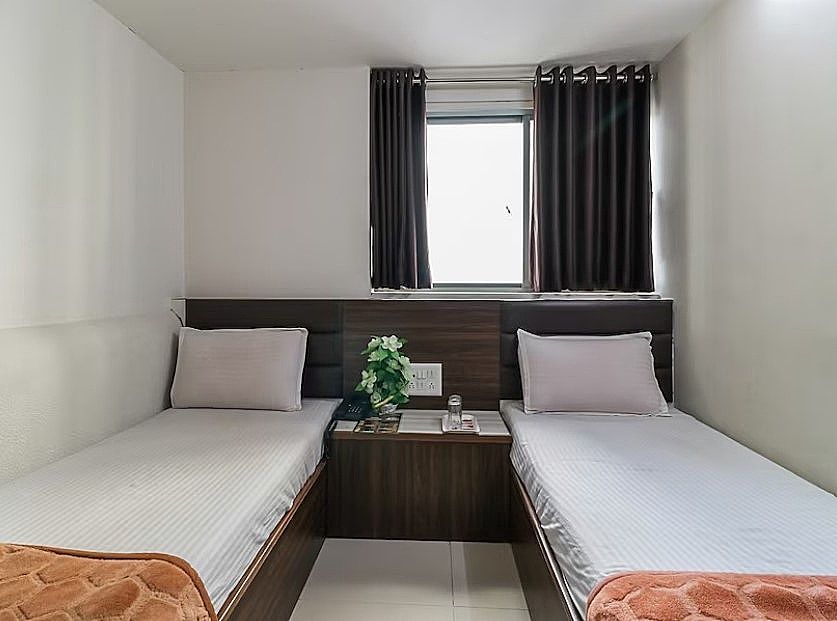 Deluxe Twin Bed Room