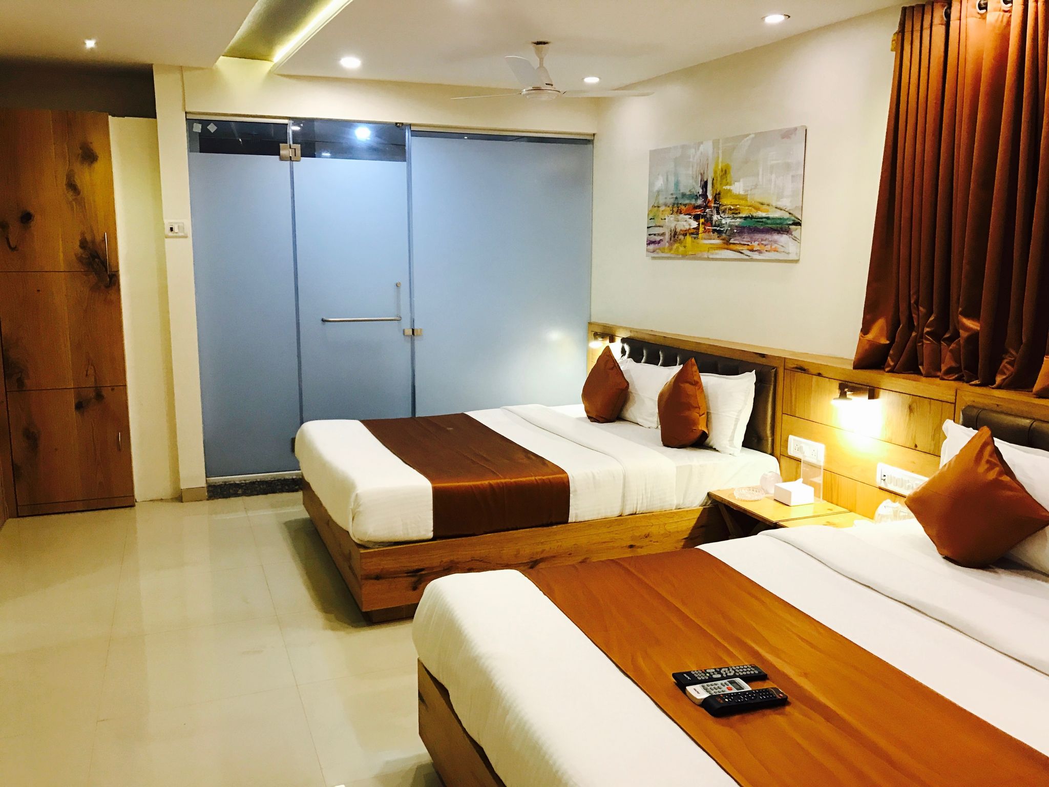 Suite Family Room
