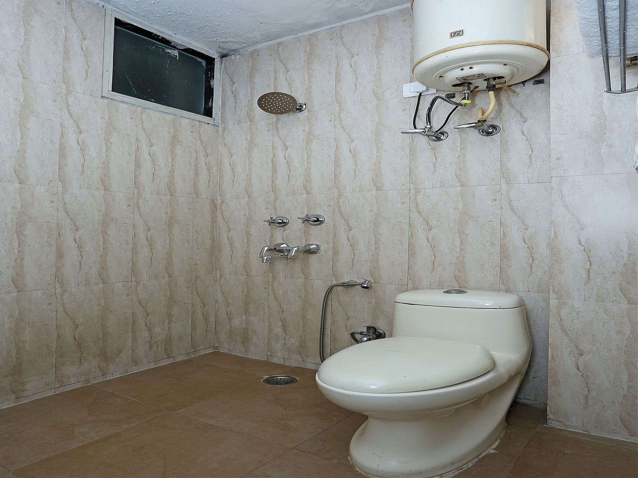 Hotel O Gem 92 Classic Triple Room 3