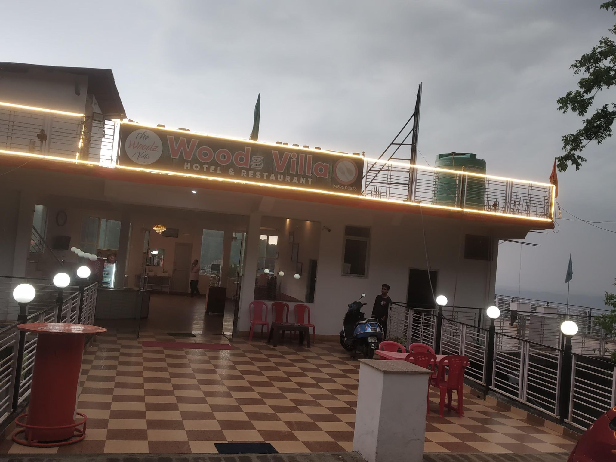 undefined Hotel The Woodz 9