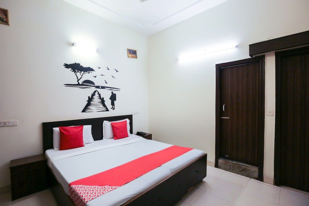 OYO 4601 City Plaza Double or Twin Room 8