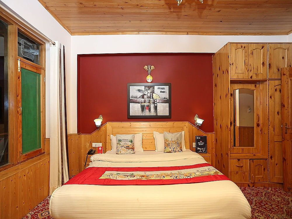 OYO 1837 Hotel Golden Meadows Double or Twin Room 6