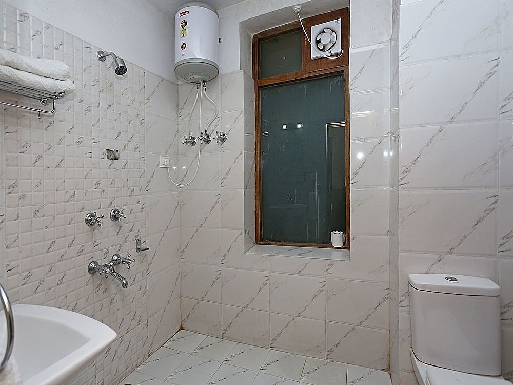 OYO 1837 Hotel Golden Meadows Double or Twin Room 9