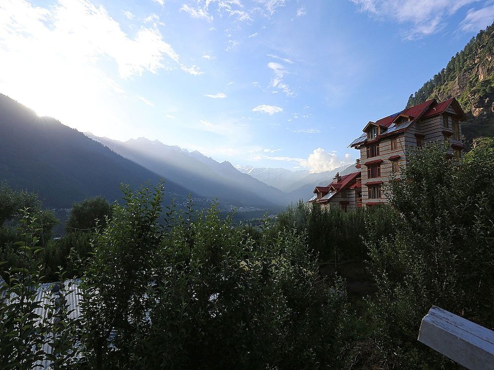 undefined OYO 1837 Hotel Golden Meadows 4