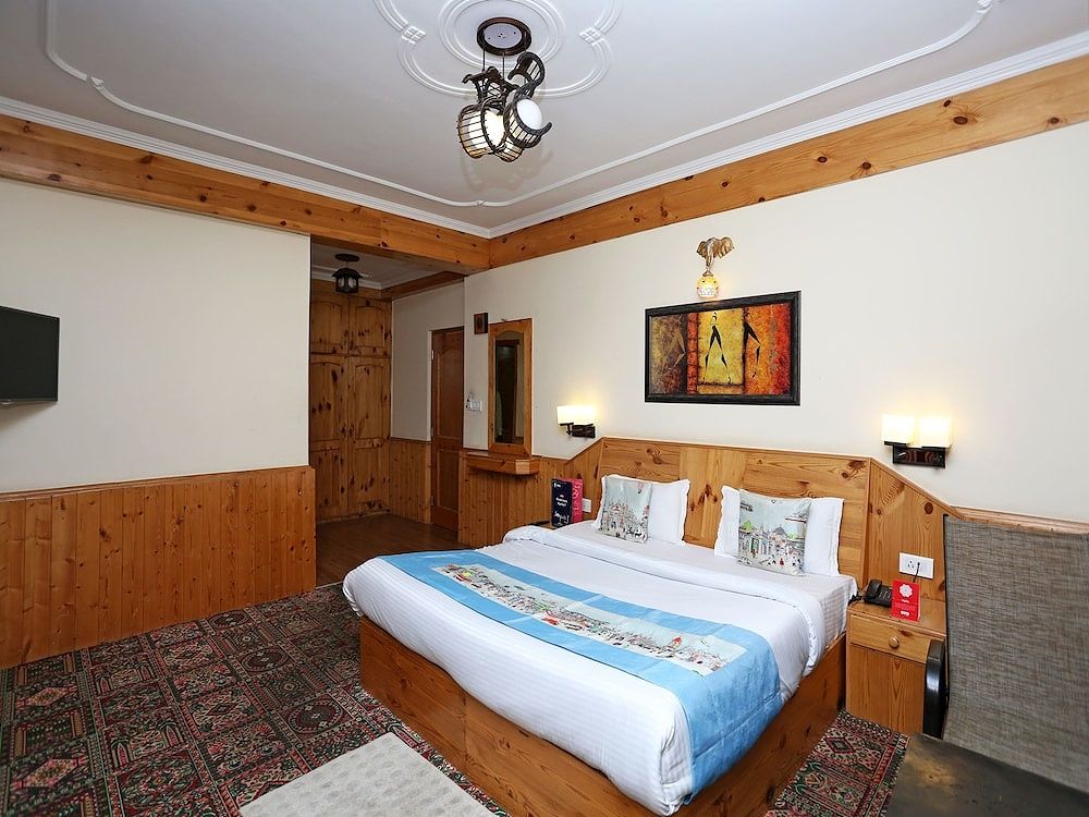 OYO 1837 Hotel Golden Meadows Double or Twin Room 7