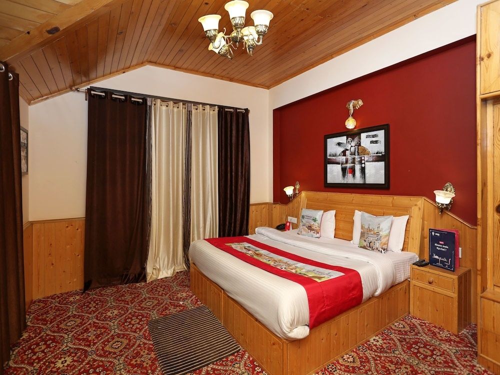 OYO 1837 Hotel Golden Meadows Double or Twin Room 10