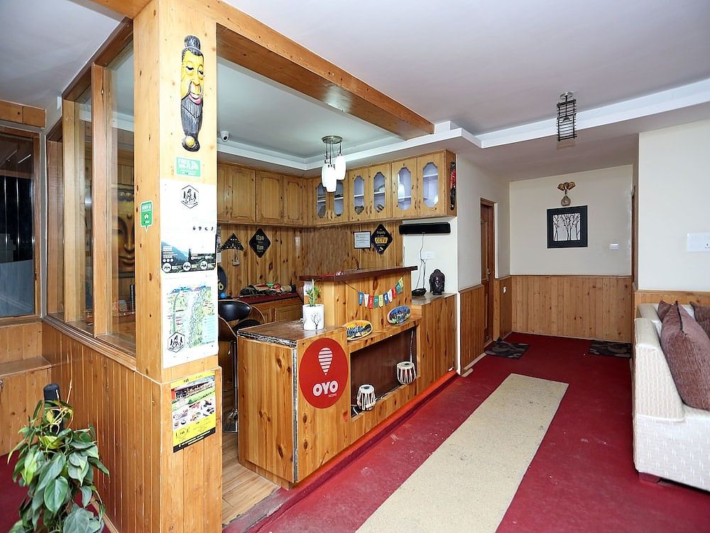 undefined OYO 1837 Hotel Golden Meadows 8