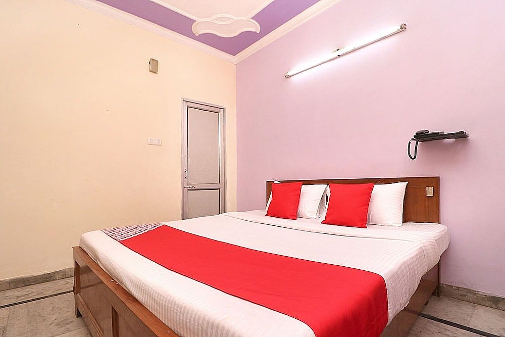 OYO 28168 Hotel Regal 2 Standard Double Room 12