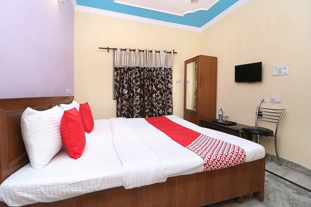 OYO 28168 Hotel Regal 2 Standard Double Room 17