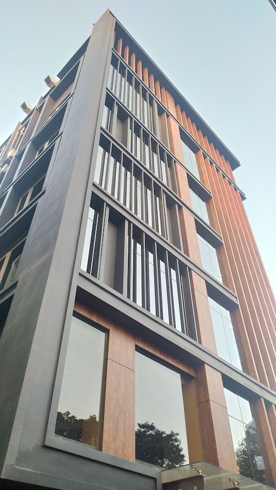 Primary image
