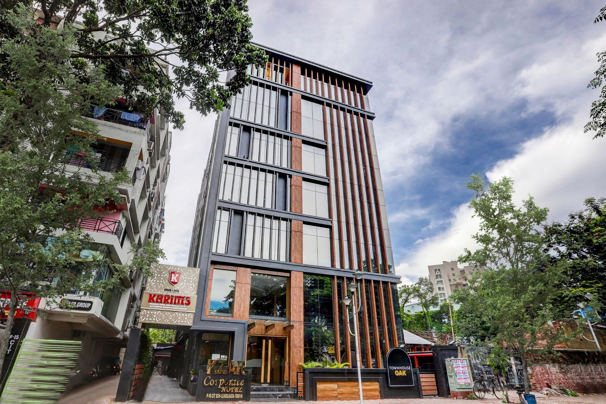 Super Townhouse OAK Kzar Corporate Hotel Near Sealdah Railway Station