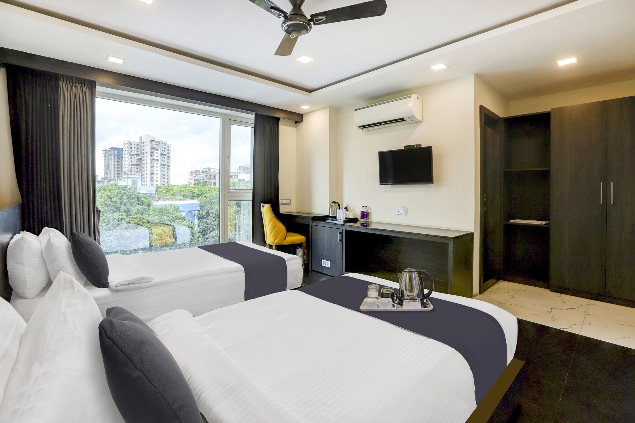 Super Townhouse OAK Kzar Corporate Hotel Near Sealdah Railway Station Classic