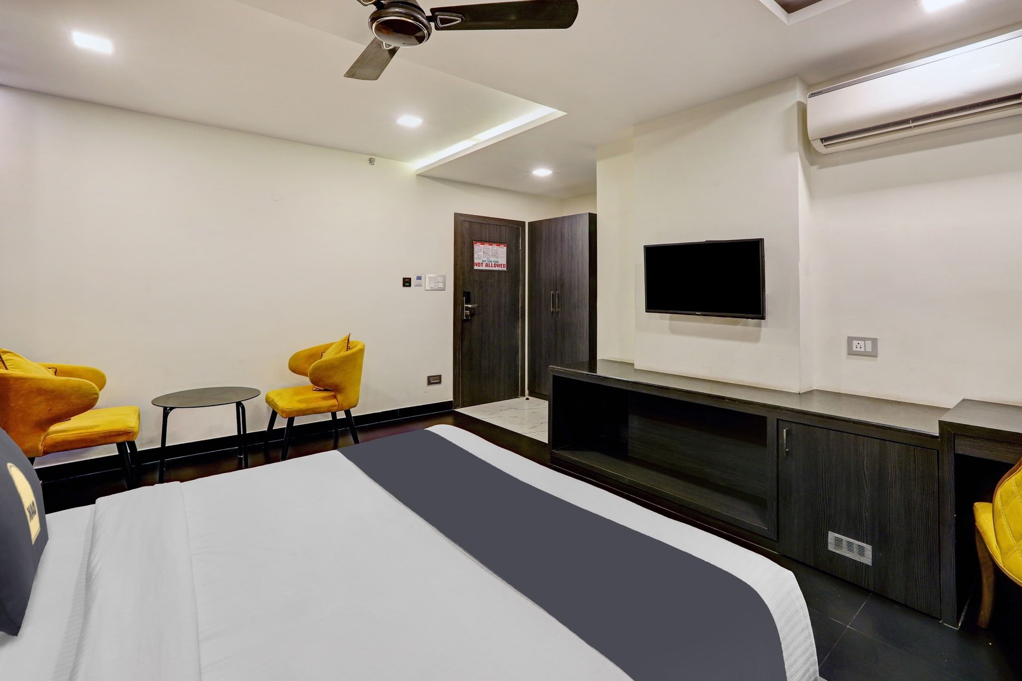 Super Townhouse OAK Kzar Corporate Hotel Near Sealdah Railway Station Classic 5