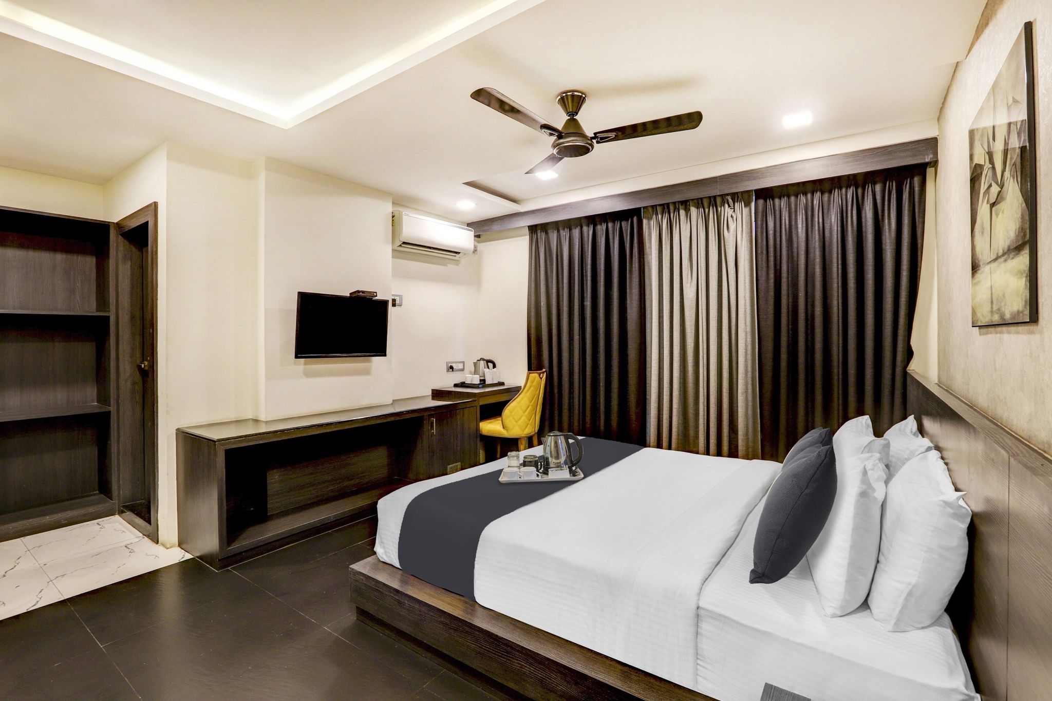 Super Townhouse OAK Kzar Corporate Hotel Near Sealdah Railway Station Classic 11