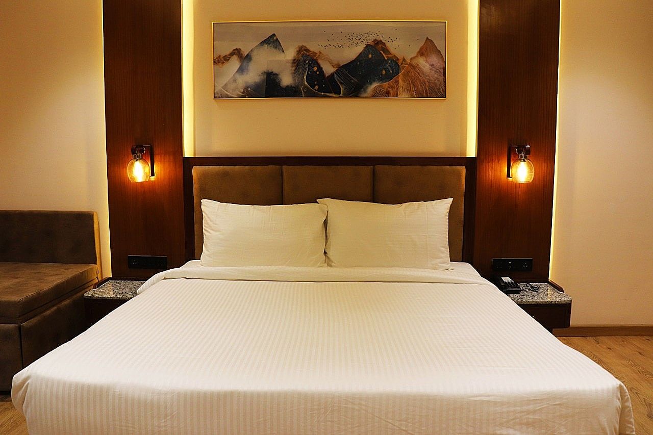 Skyline Resort & Convention Center Classic Room with Garden View 2