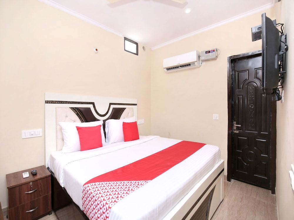 OYO 16875 Hotel Skyz Double or Twin Room 13