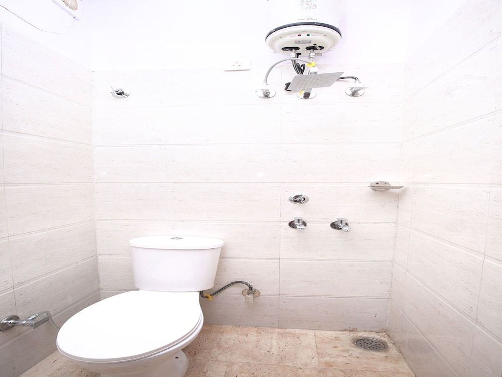 OYO 16875 Hotel Skyz Double or Twin Room 12