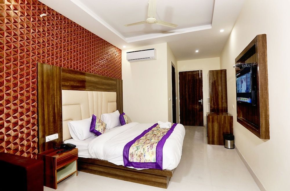 Hotel Smart Plaza Super Deluxe Room 8