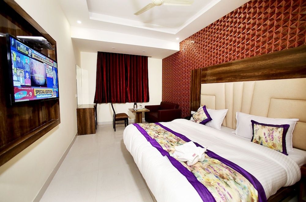 Hotel Smart Plaza Super Deluxe Room 12