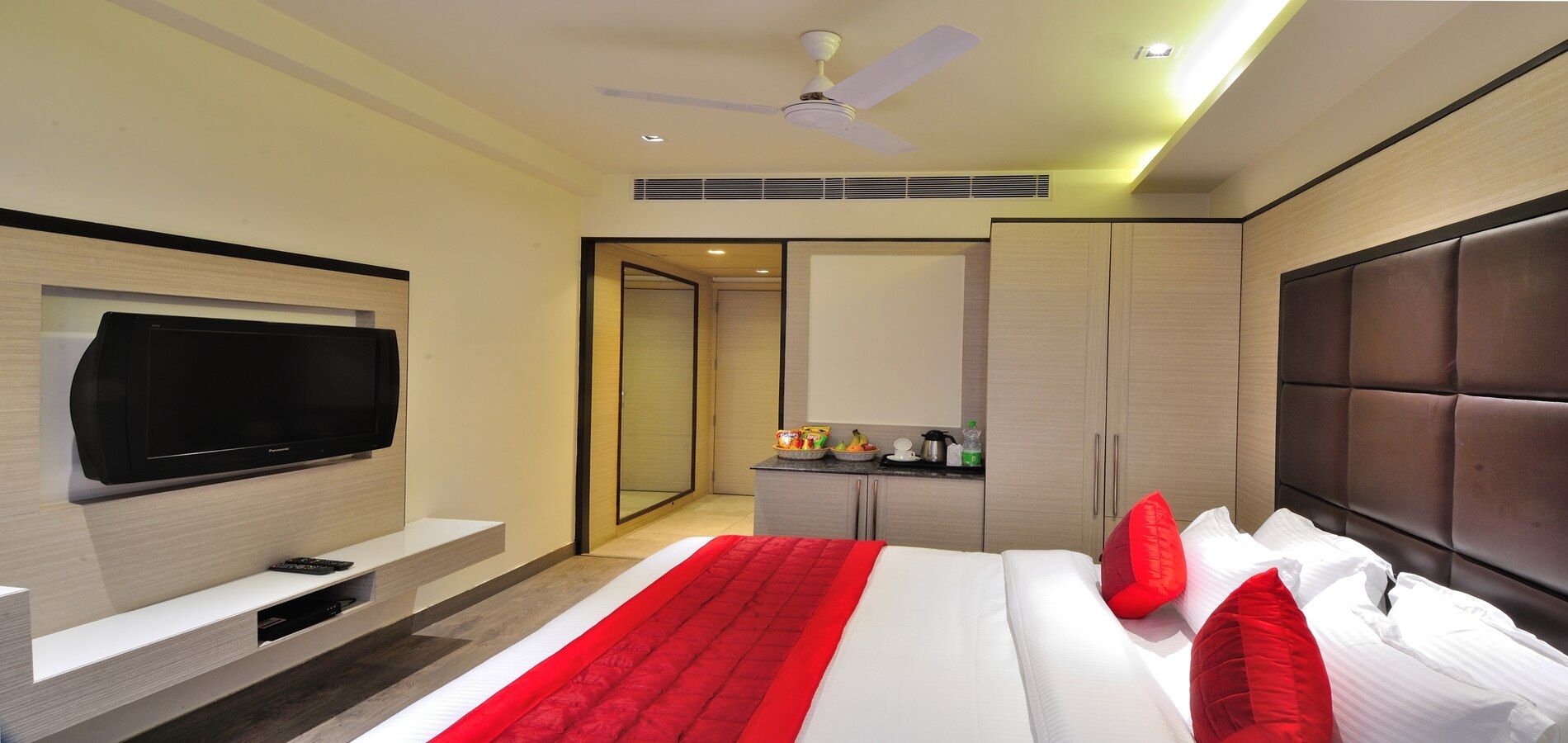 Hotel Royal Grand Deluxe Room 9