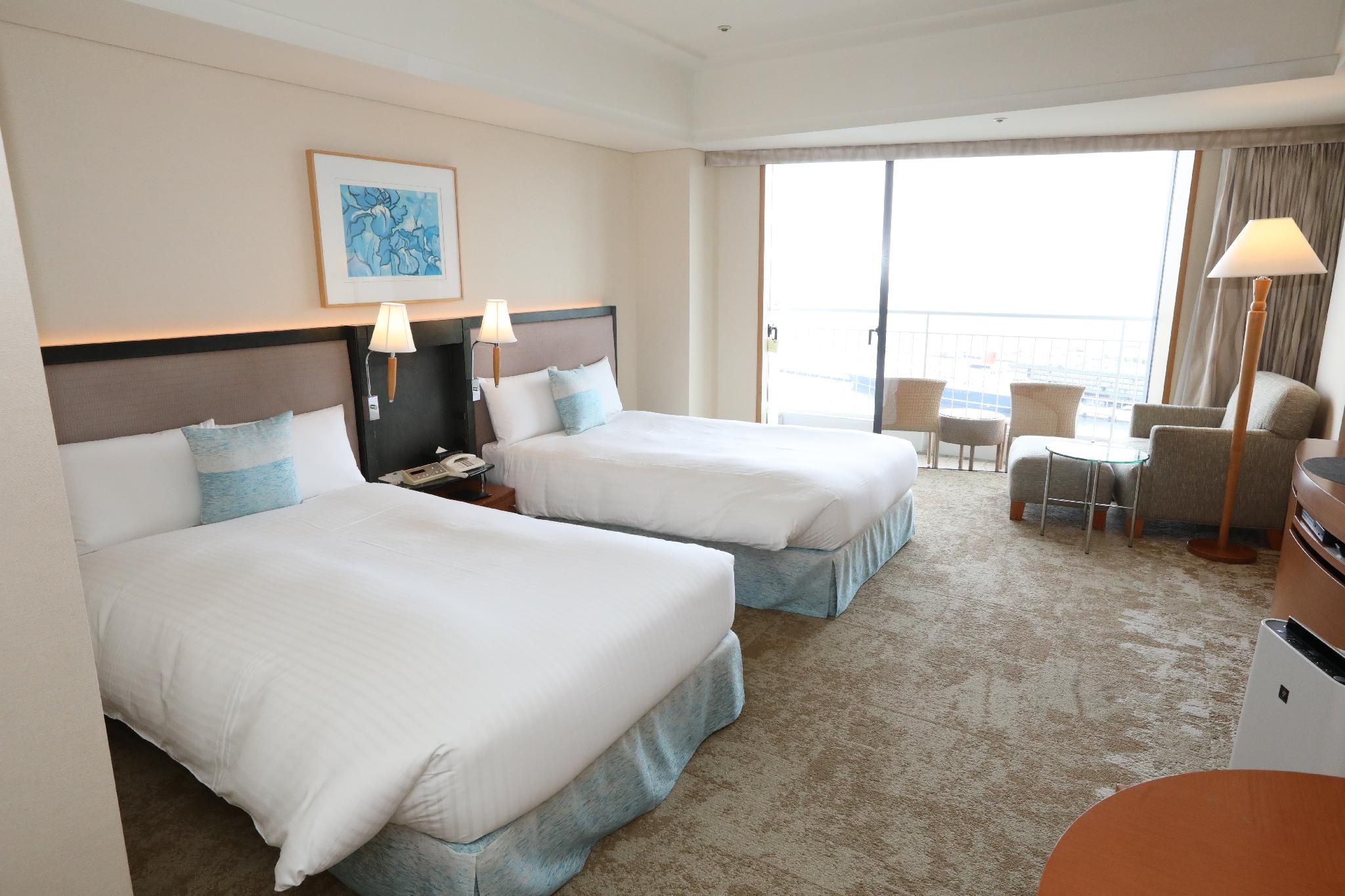 Yokohama Floor Luxury Ocean Twin Bay View Non-Smoking, Upper Floor