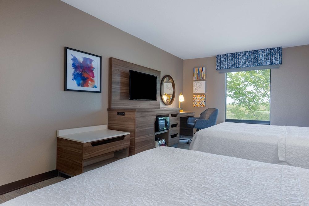 Room, 2 Queen Beds, Accessible, Bathtub