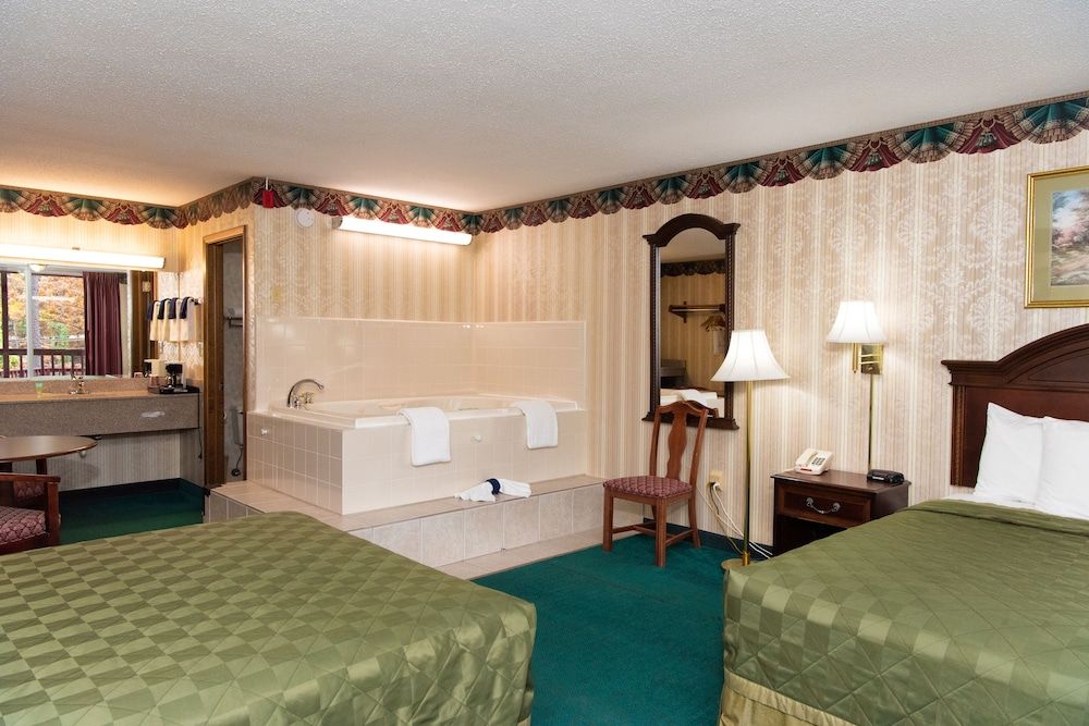 Ozarka Lodge