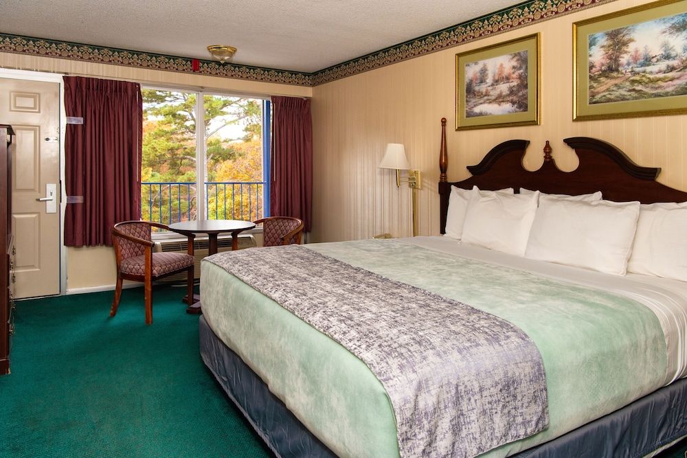 Ozarka Lodge