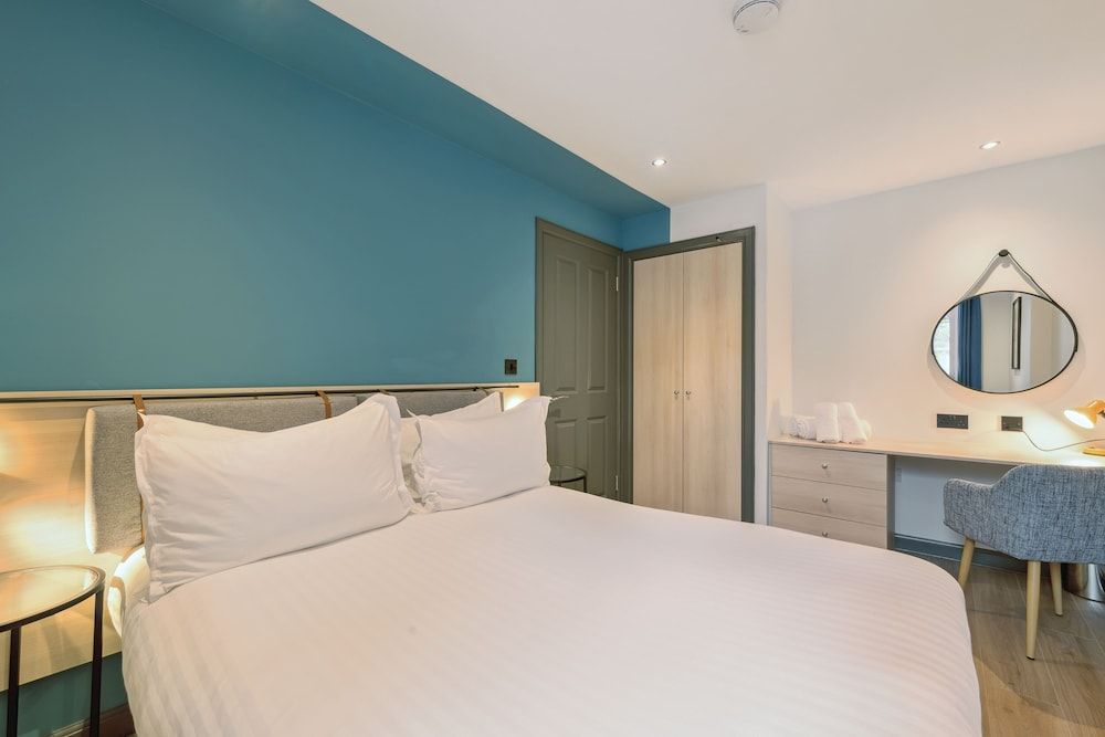 Holyrood Aparthotel Apartment, Two Bedrooms 7
