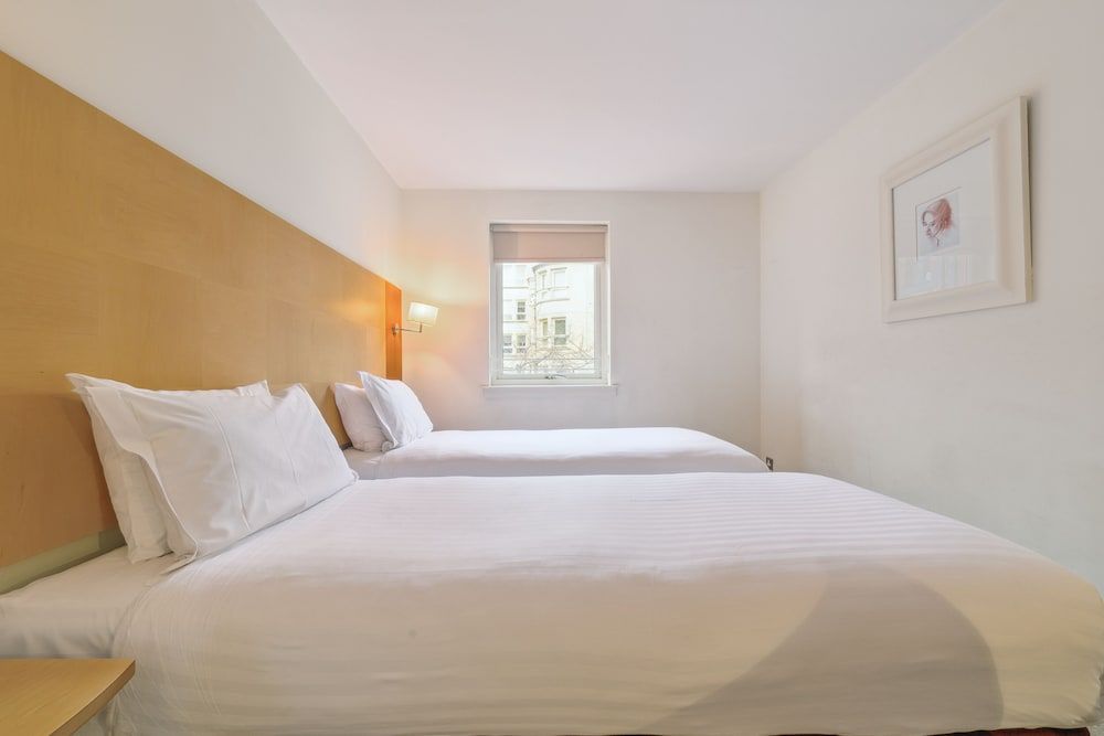 Holyrood Aparthotel Apartment, Two Bedrooms 11