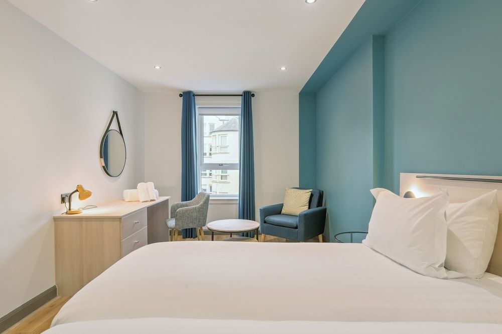 Holyrood Aparthotel Apartment, Two Bedrooms 4