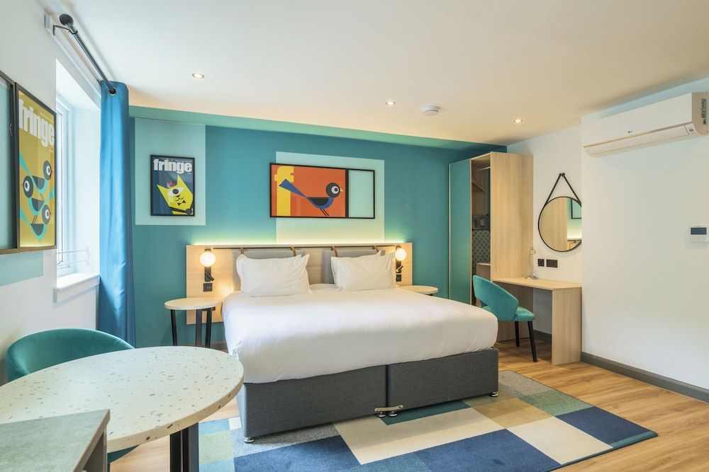 undefined Holyrood Aparthotel