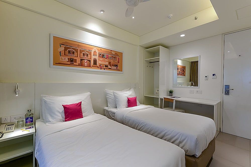 Centro Superior Twin Room 8