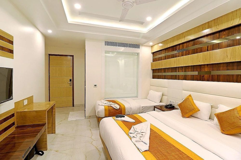 Hotel York Legacy Deluxe Triple Room 3